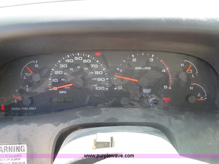 image for item L2872 2002 Ford F550 bucket truck