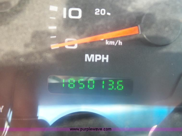 image for item L2872 2002 Ford F550 bucket truck