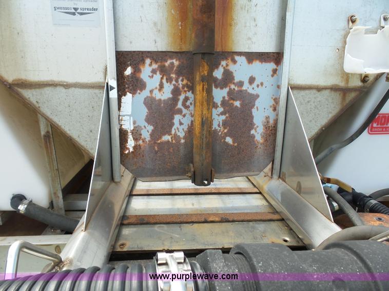 image for item L2892 2002 International 4900 dump truck