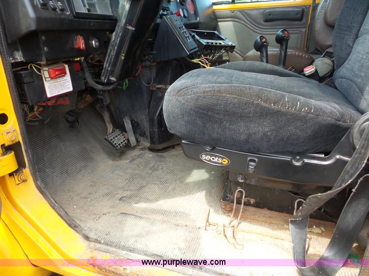 image for item L2892 2002 International 4900 dump truck