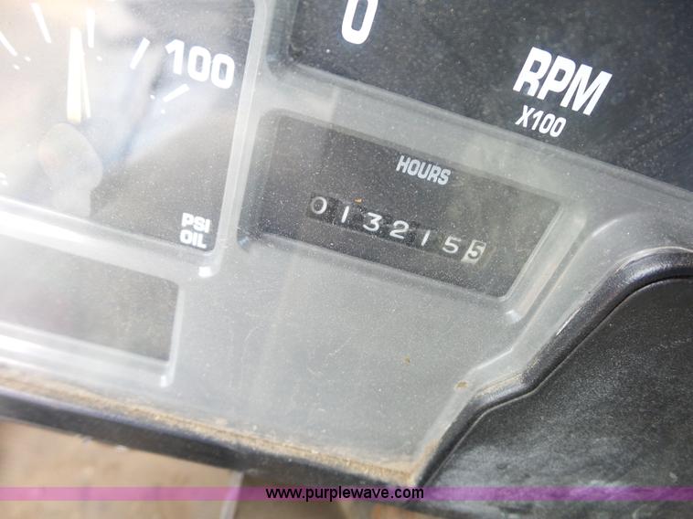 image for item L2892 2002 International 4900 dump truck