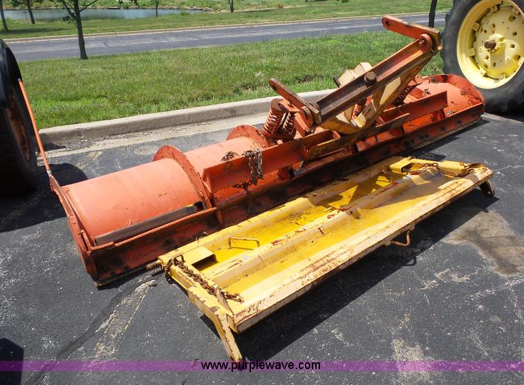 image for item L2892 2002 International 4900 dump truck