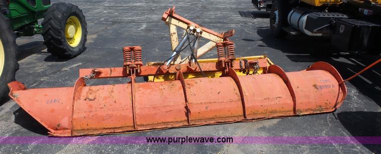 image for item L2892 2002 International 4900 dump truck