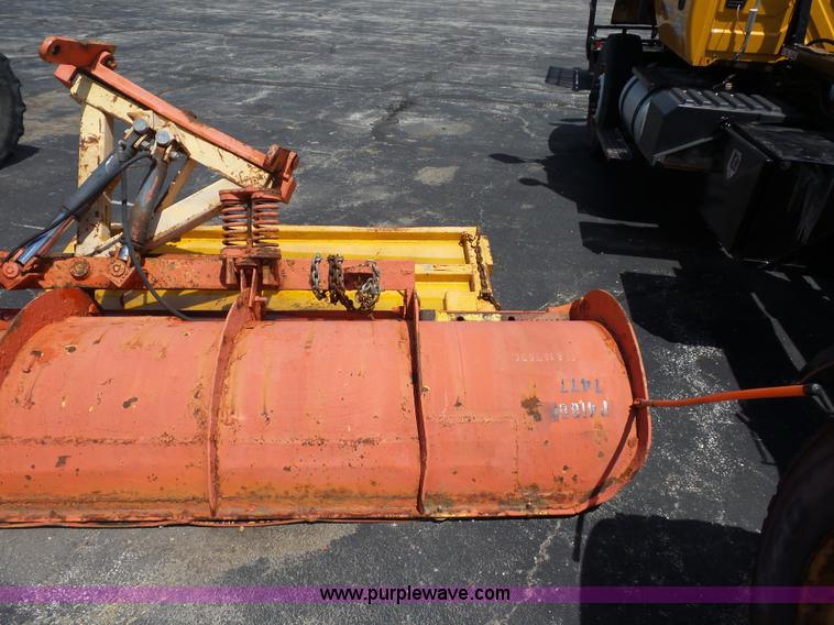 image for item L2892 2002 International 4900 dump truck