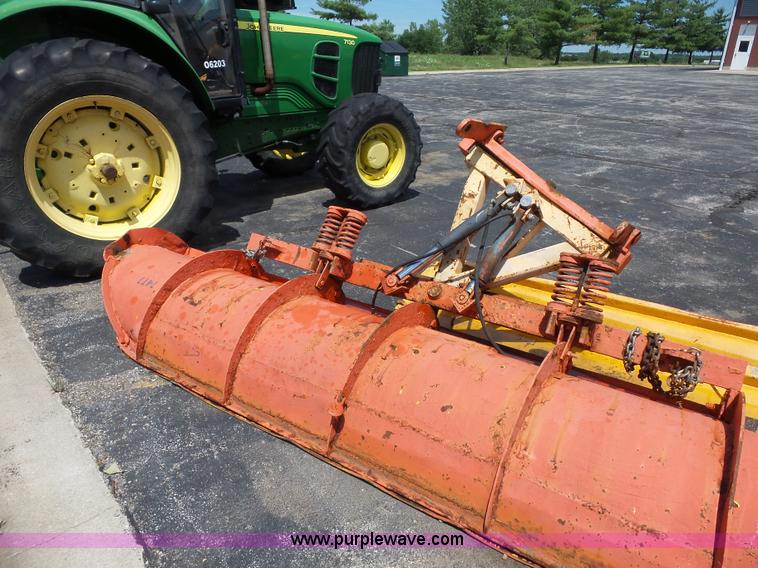 image for item L2892 2002 International 4900 dump truck