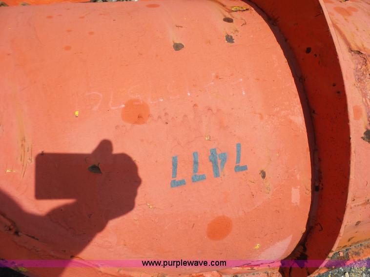 image for item L2892 2002 International 4900 dump truck