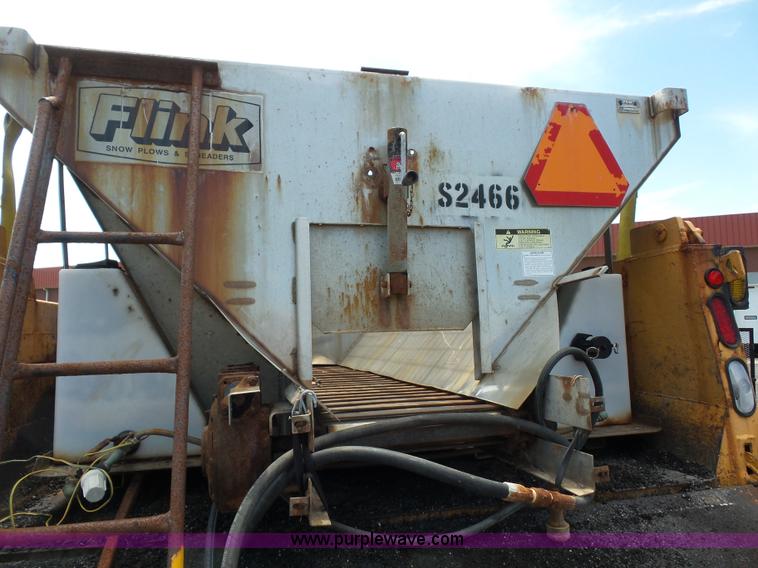 image for item L2893 2001 International 4900 dump truck