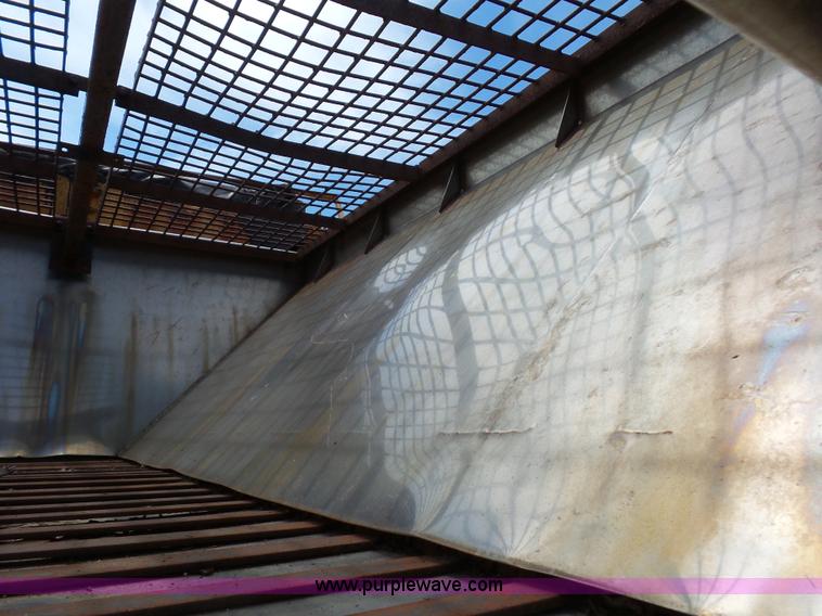 image for item L2893 2001 International 4900 dump truck