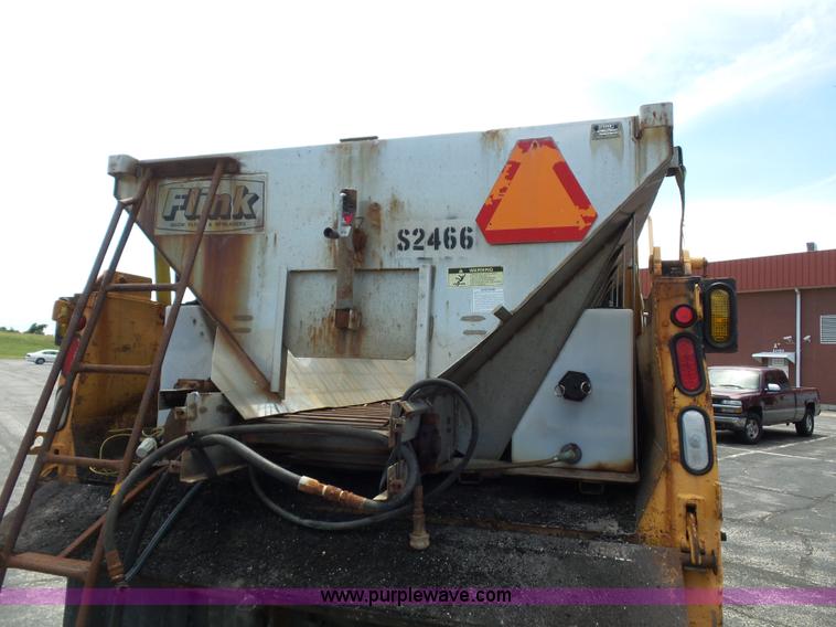 image for item L2893 2001 International 4900 dump truck