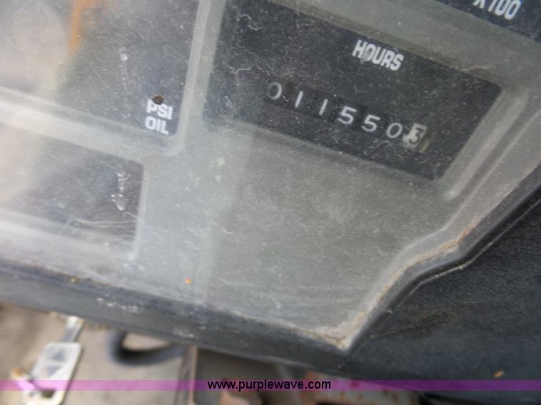 image for item L2893 2001 International 4900 dump truck