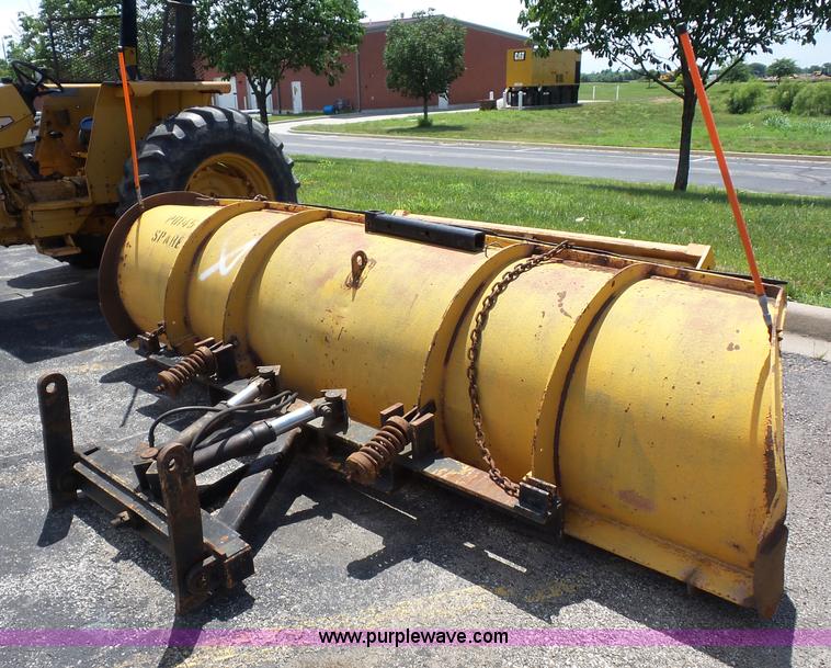 image for item L2893 2001 International 4900 dump truck