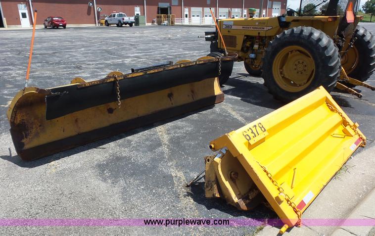 image for item L2893 2001 International 4900 dump truck