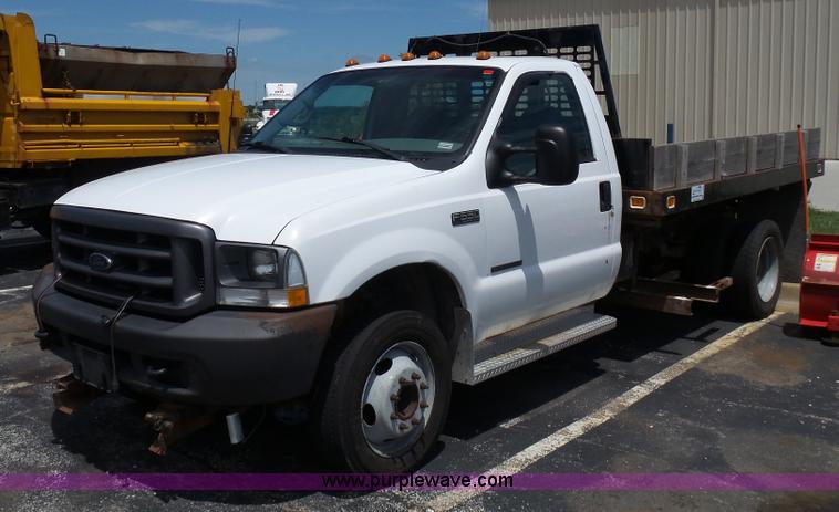 image for item L2894 2002 Ford F550 Super Duty flatbed truck