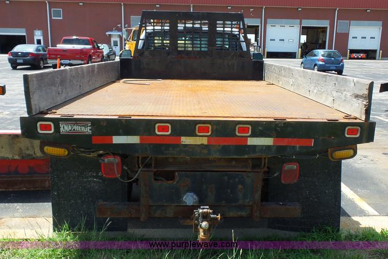 image for item L2894 2002 Ford F550 Super Duty flatbed truck