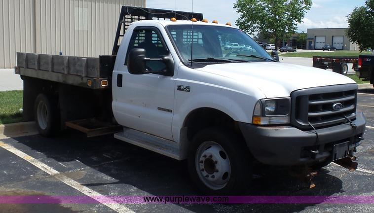 image for item L2894 2002 Ford F550 Super Duty flatbed truck