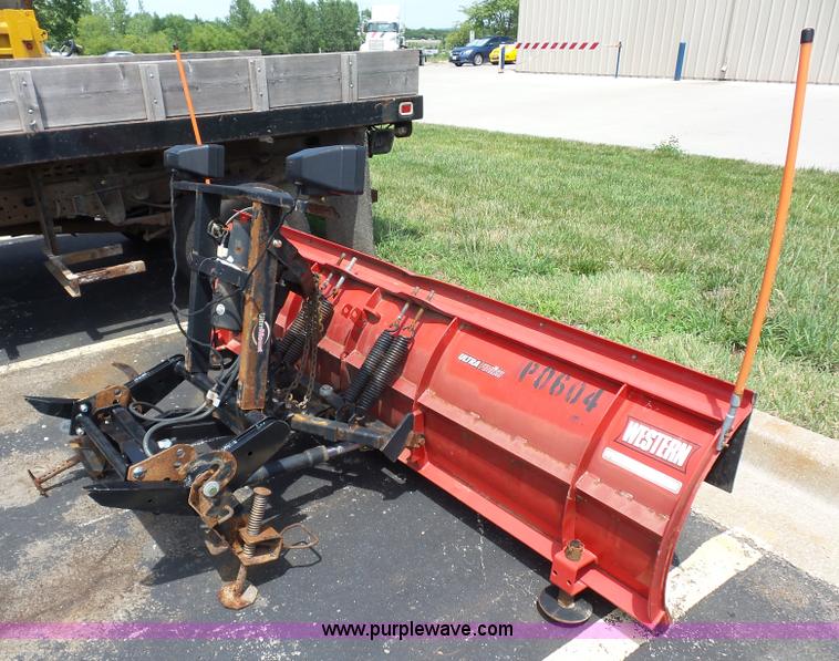 image for item L2894 2002 Ford F550 Super Duty flatbed truck