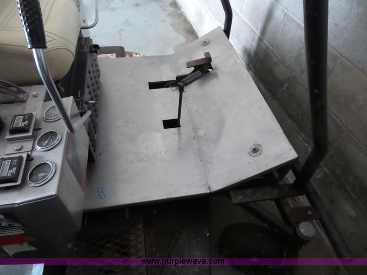 image for item L2899 Dixie Chopper XXW400 Quad loop ZTR mower