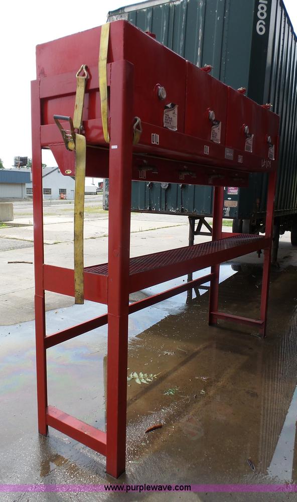 image for item L4819 (4) oil reservoir tanks