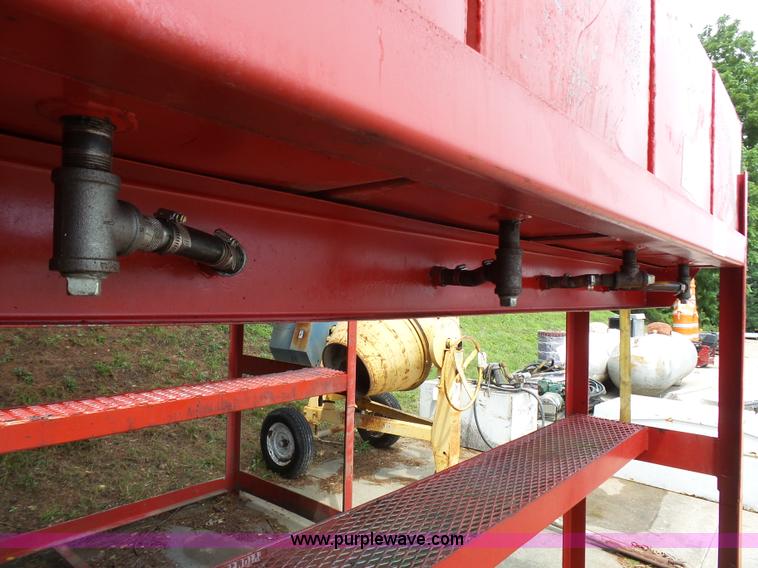 image for item L4819 (4) oil reservoir tanks