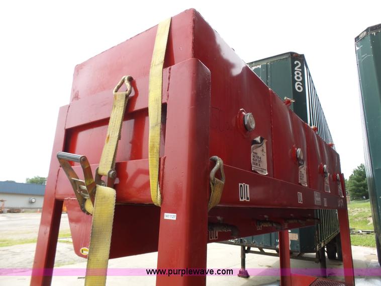 image for item L4819 (4) oil reservoir tanks