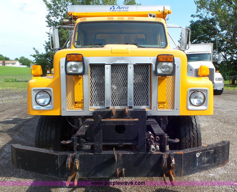 image for item L6796 2002 International F2554 dump truck