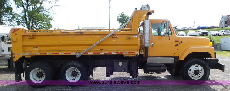image for item L6796 2002 International F2554 dump truck