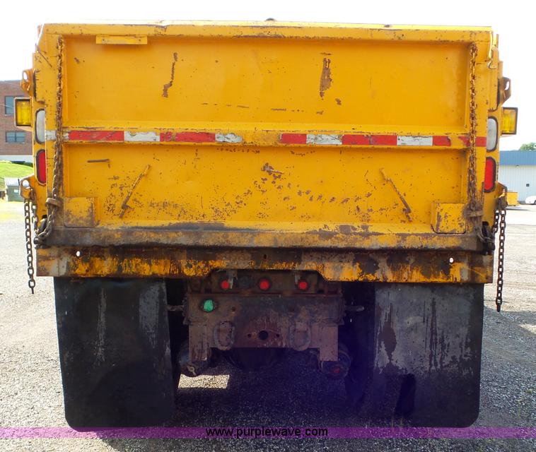 image for item L6796 2002 International F2554 dump truck