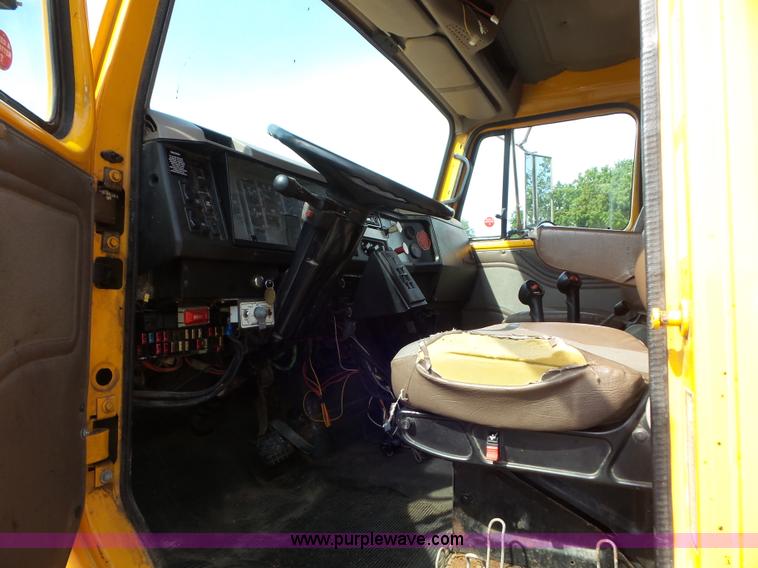 image for item L6796 2002 International F2554 dump truck