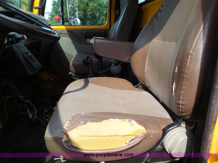 image for item L6796 2002 International F2554 dump truck