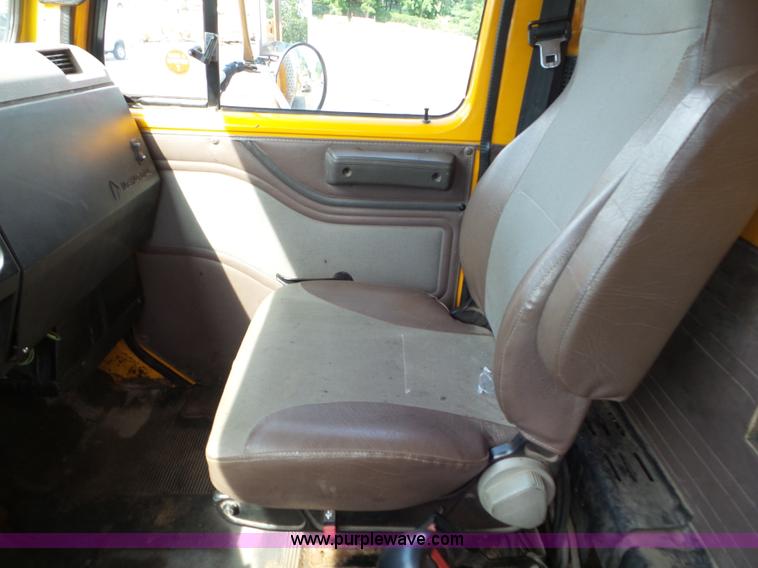 image for item L6796 2002 International F2554 dump truck