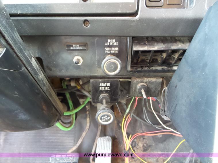 image for item L6796 2002 International F2554 dump truck