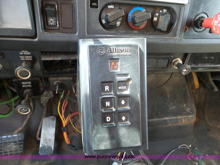 image for item L6796 2002 International F2554 dump truck