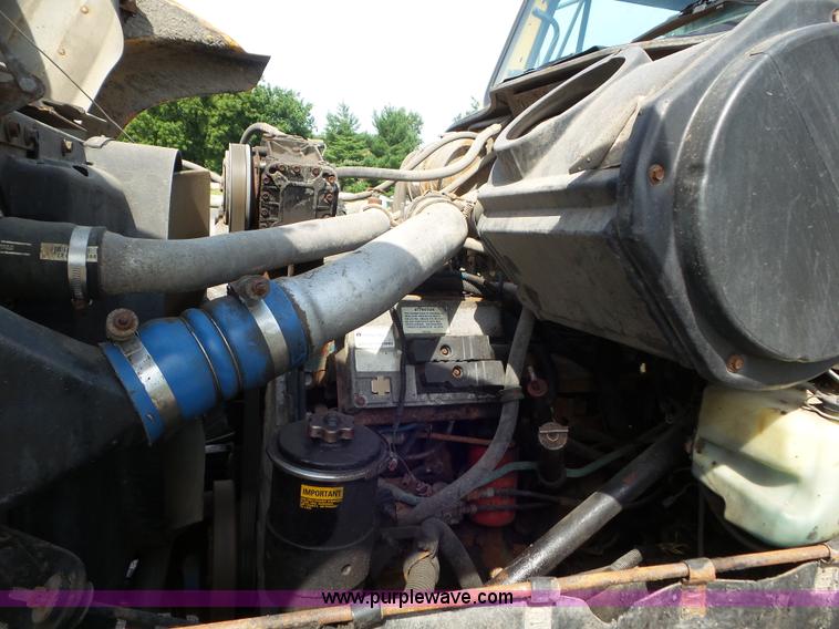 image for item L6796 2002 International F2554 dump truck