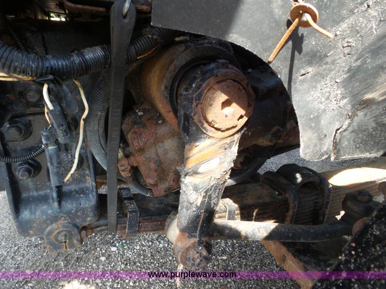 image for item L6796 2002 International F2554 dump truck