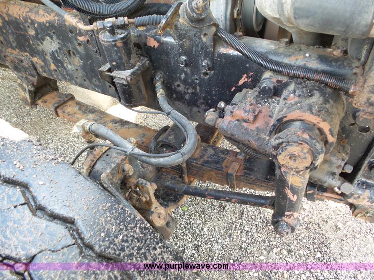 image for item L6796 2002 International F2554 dump truck