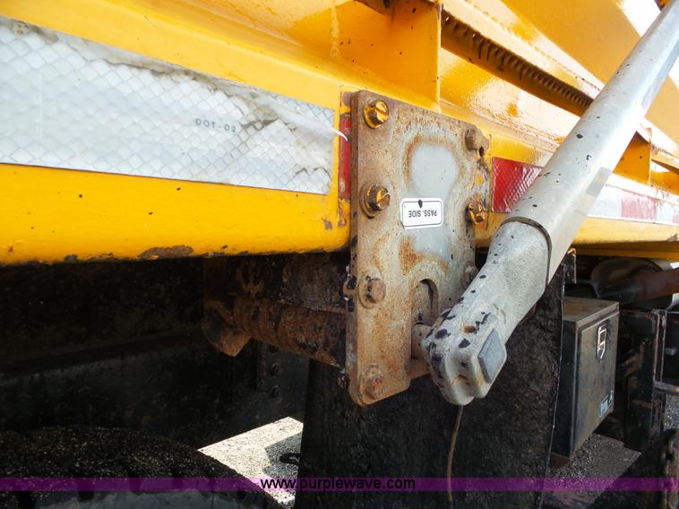 image for item L6796 2002 International F2554 dump truck