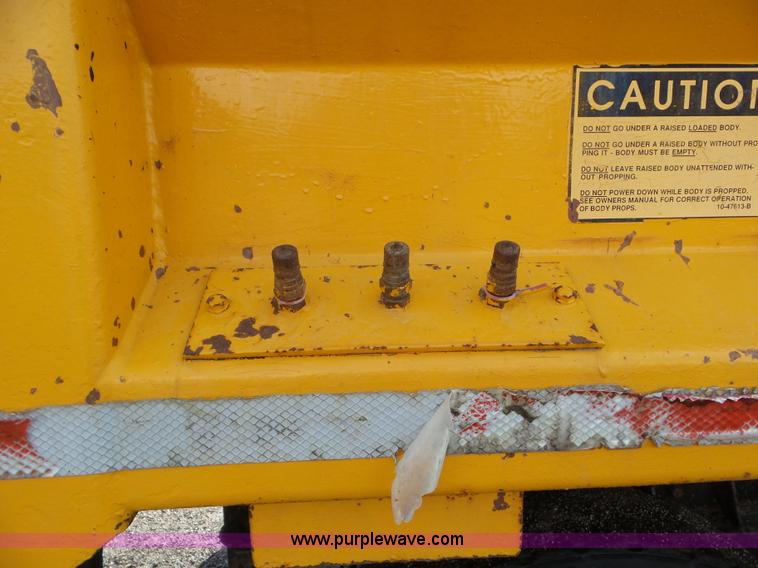 image for item L6796 2002 International F2554 dump truck