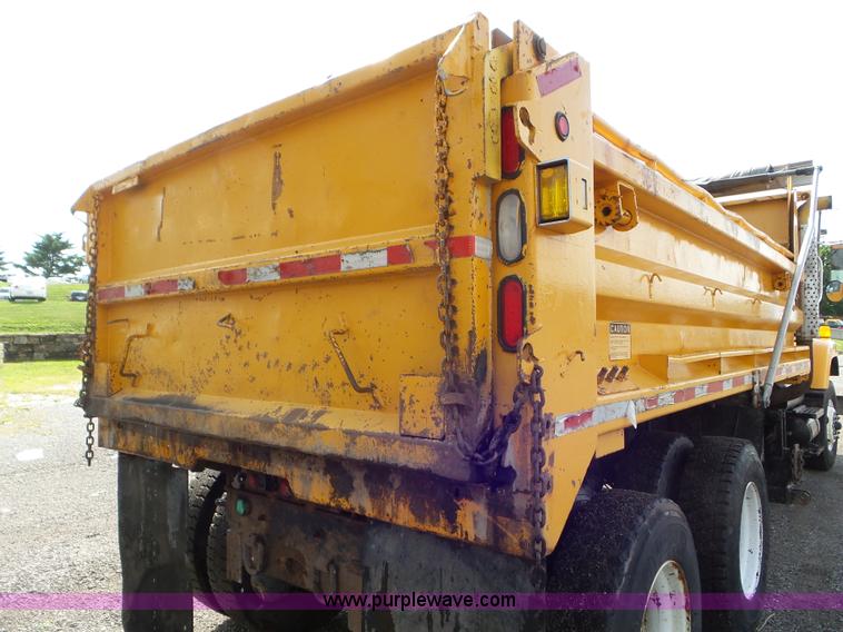 image for item L6796 2002 International F2554 dump truck