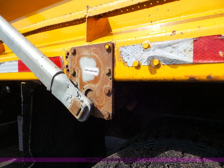 image for item L6796 2002 International F2554 dump truck