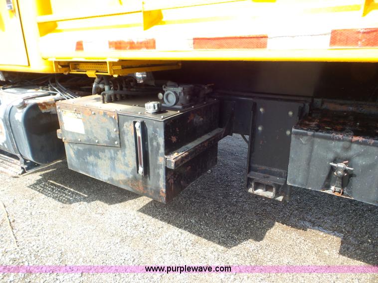 image for item L6796 2002 International F2554 dump truck