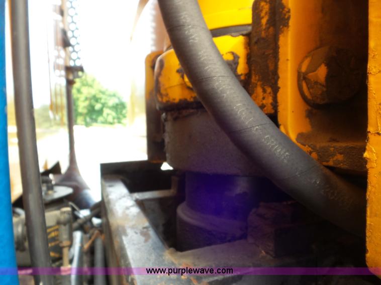 image for item L6796 2002 International F2554 dump truck