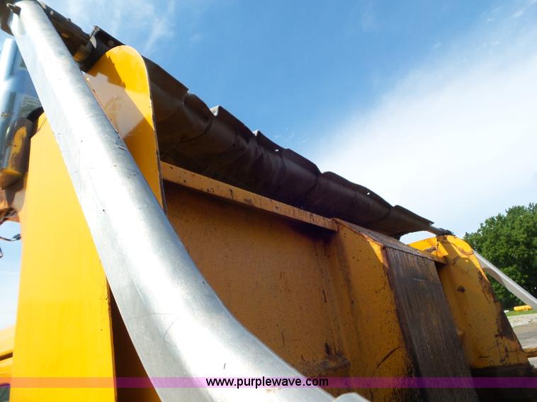image for item L6796 2002 International F2554 dump truck