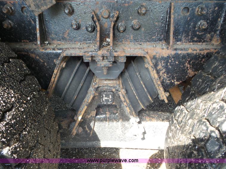 image for item L6796 2002 International F2554 dump truck