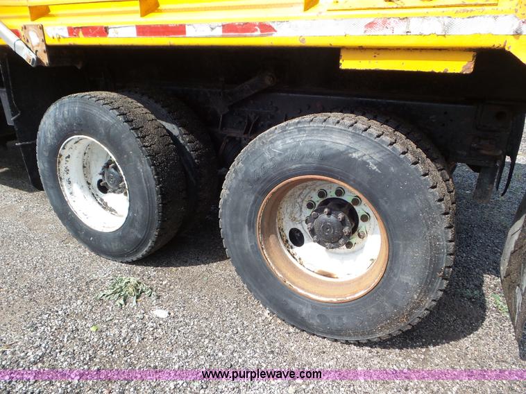 image for item L6796 2002 International F2554 dump truck