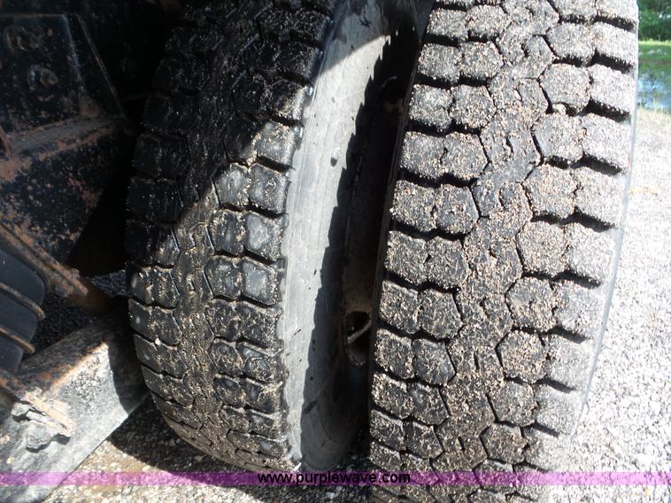 image for item L6796 2002 International F2554 dump truck