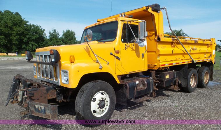 image for item L6797 2002 International F2554 dump truck