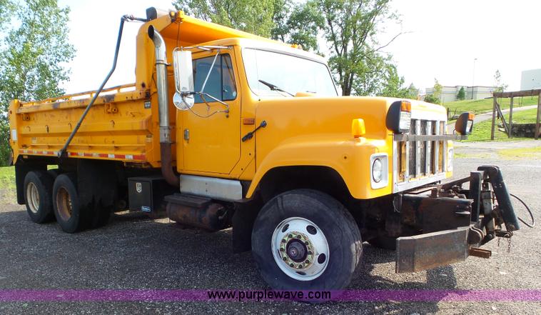 image for item L6797 2002 International F2554 dump truck