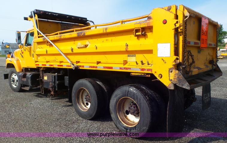 image for item L6797 2002 International F2554 dump truck