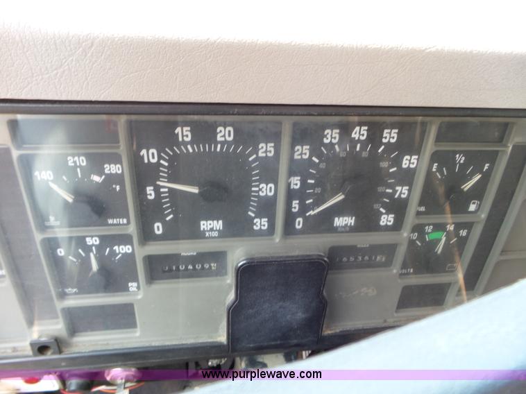 image for item L6797 2002 International F2554 dump truck