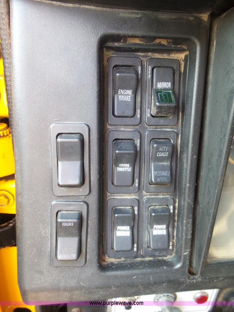 image for item L6797 2002 International F2554 dump truck